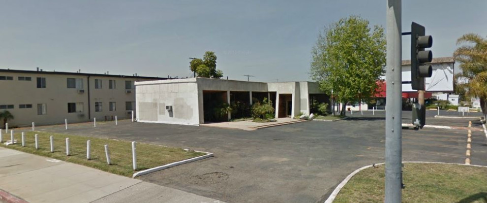 Busy Fantastic Retail Corner Lot For Development!