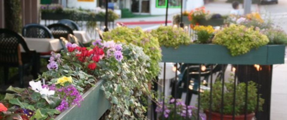 Mixed Use Retail Corner Lot Seven Units!